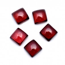 Red garnet 5x5mm square cab 0.89 ct